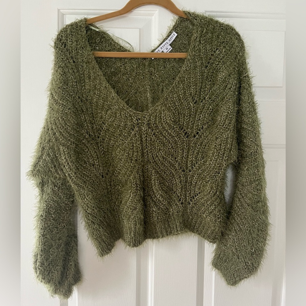 HYFVE furry v neck Sweater in Olive